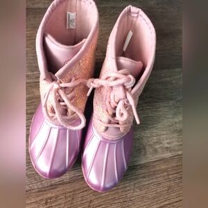 Adrienne Vittadini Duck Girl boot